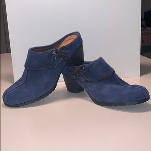 NEW Naturalizer Blue Suede Clogs